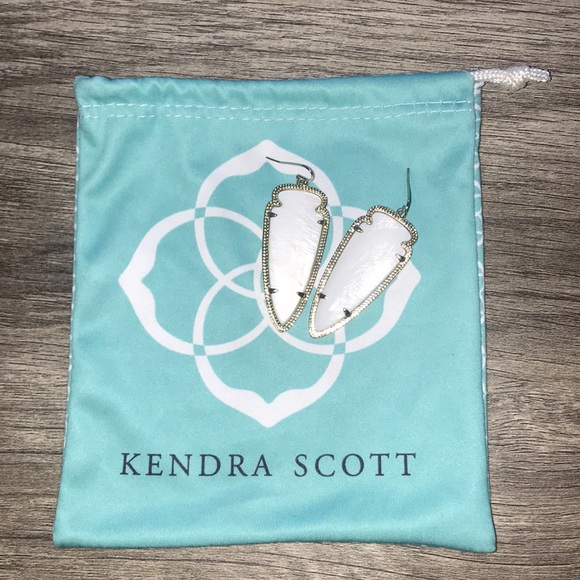 Kendra Scott Jewelry - Kendra Scott Skylar Arrowhead Earrings